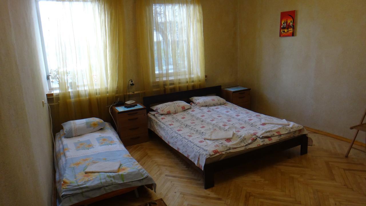 Apartment Near The Central Railway Station Kiev Ngoại thất bức ảnh